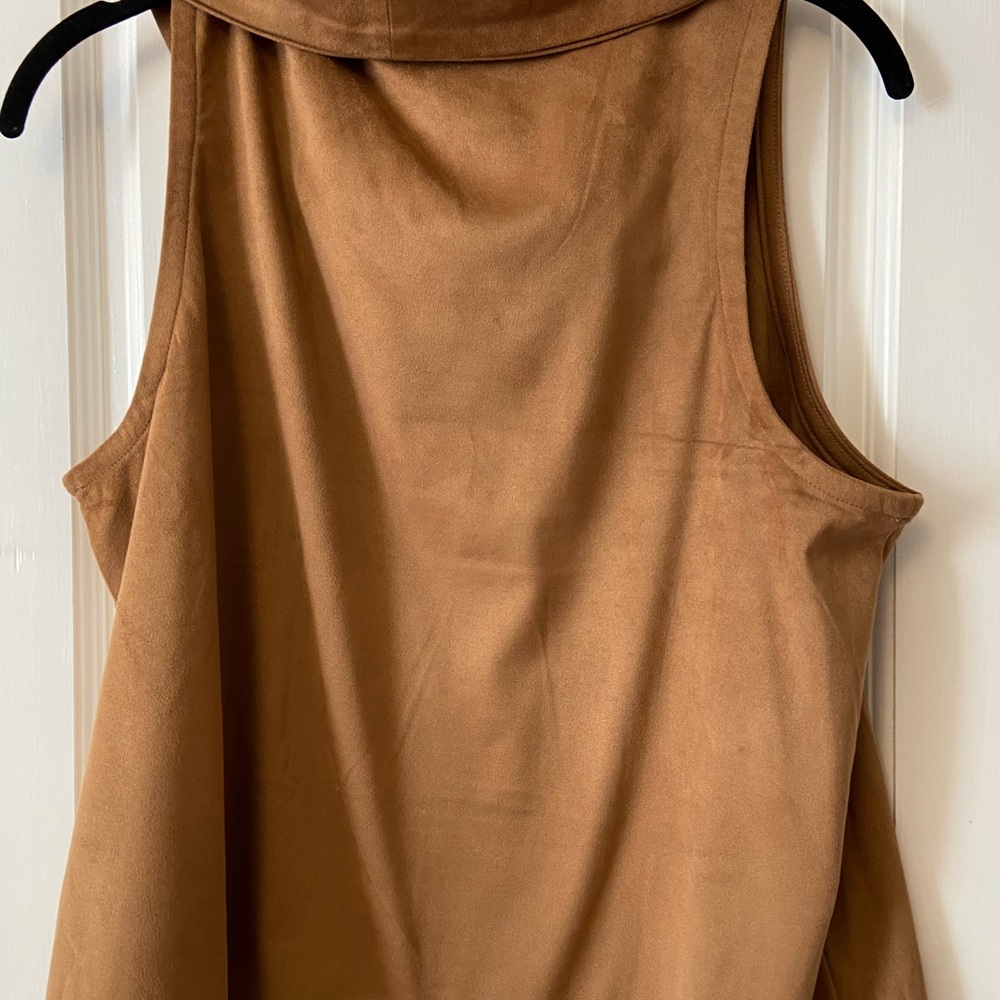 Jack by BBDakota, faux suede cowl neck crop vest/shell, M - Picture 3 of 5